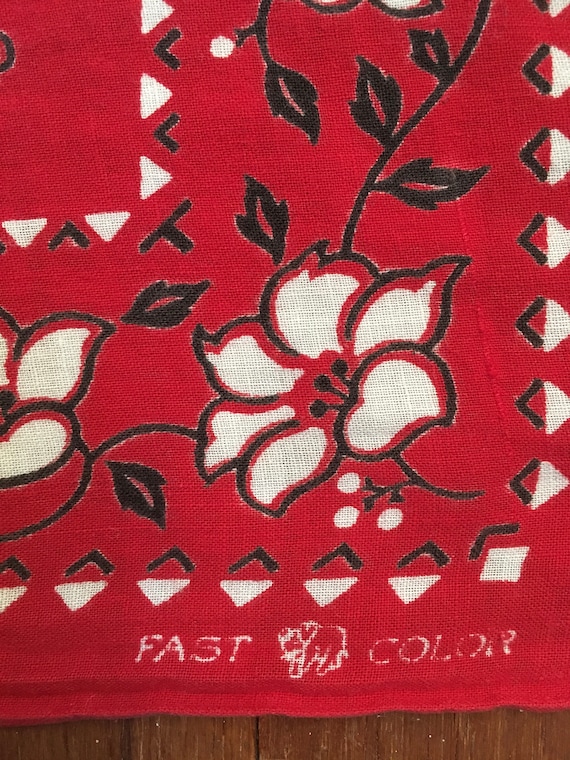 Vintage 40s Turkey Red Elephant Trunk Down Fast Color Bandanna