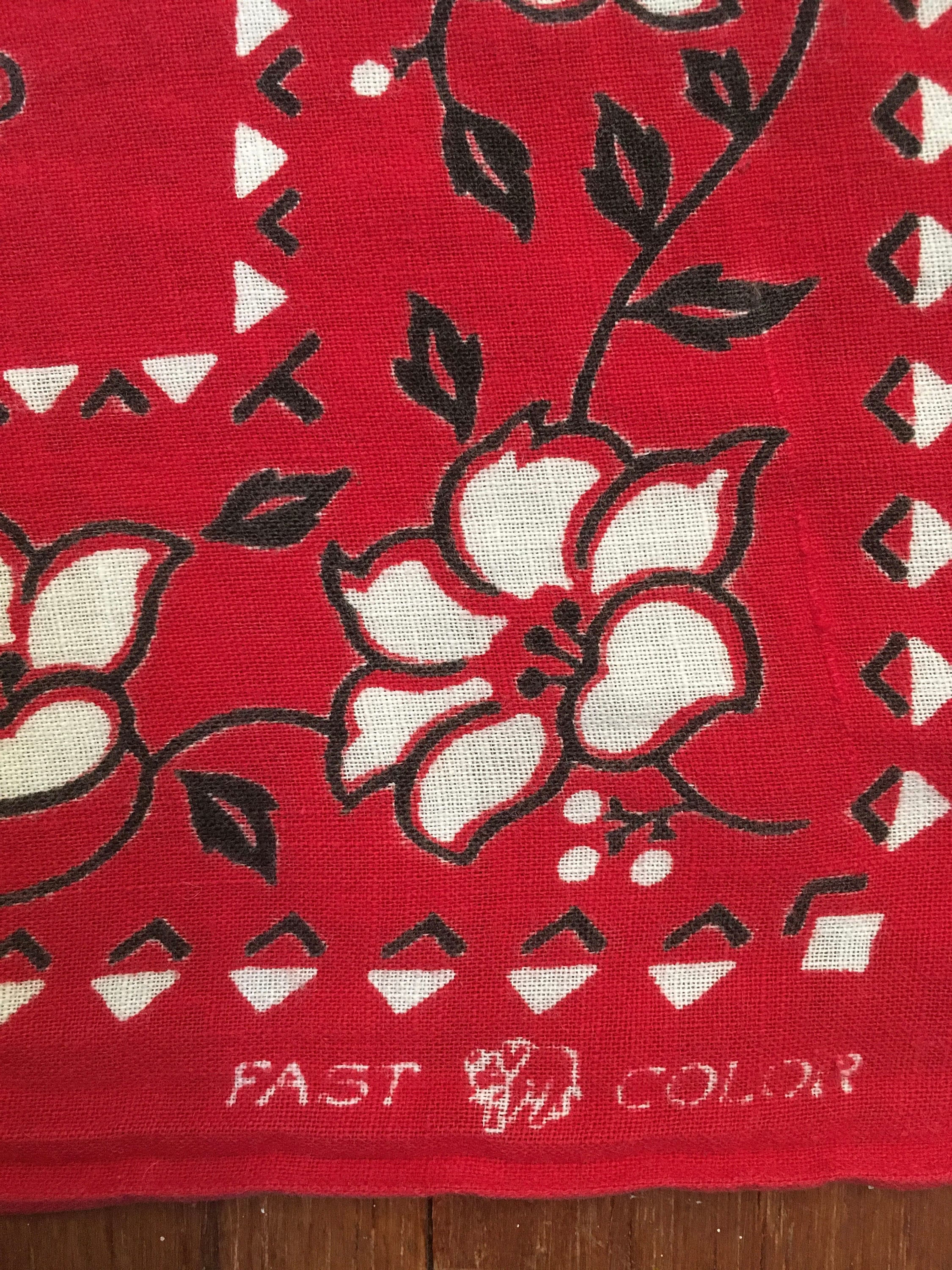 ELEPHANT BRAND BANDANA 1940s 1950s ④ Vintage 40s Turkey Red Elephant Trunk Down Fast Color Bandanna