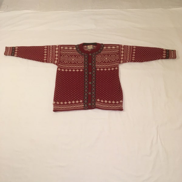 vintage dale of norway button up re cardigan pure new wool nordic sweater made in norway norwegian craftsmanship winter ski lodge knitwear