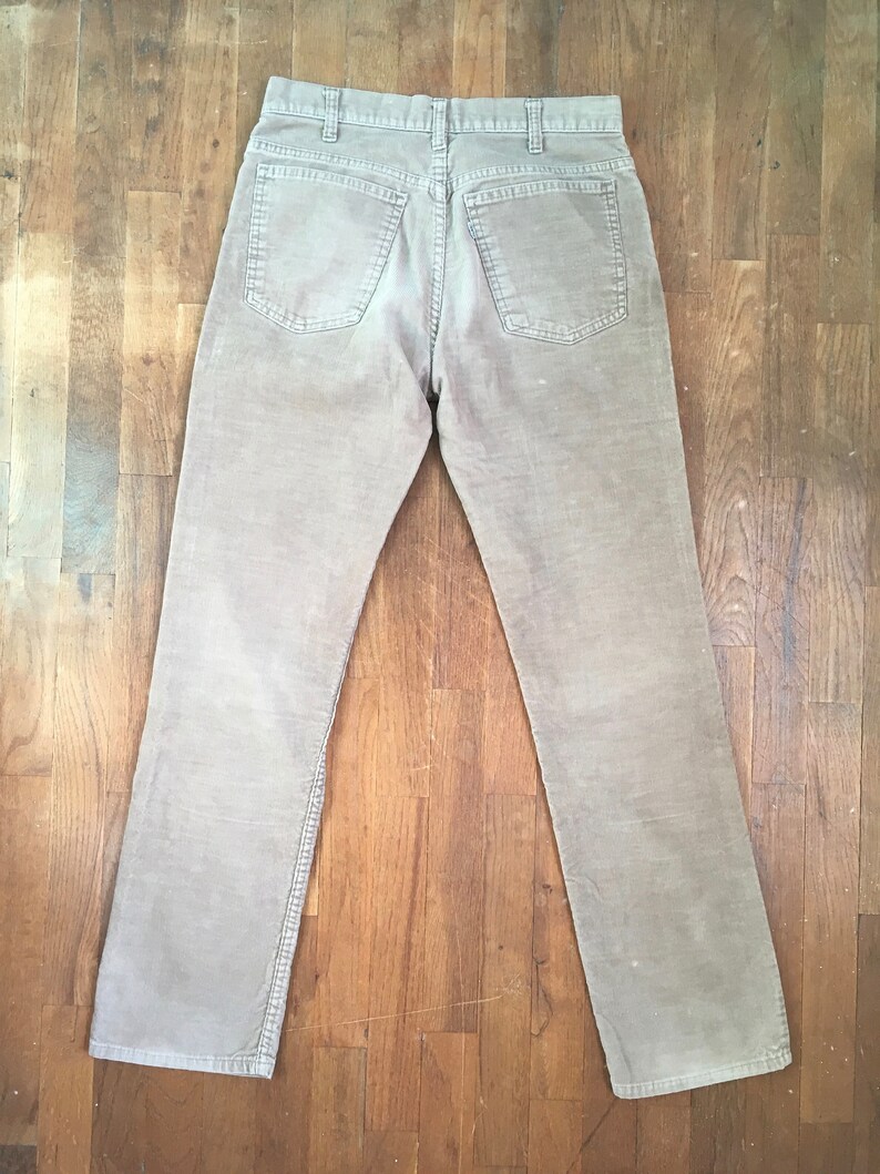 levi's white tab