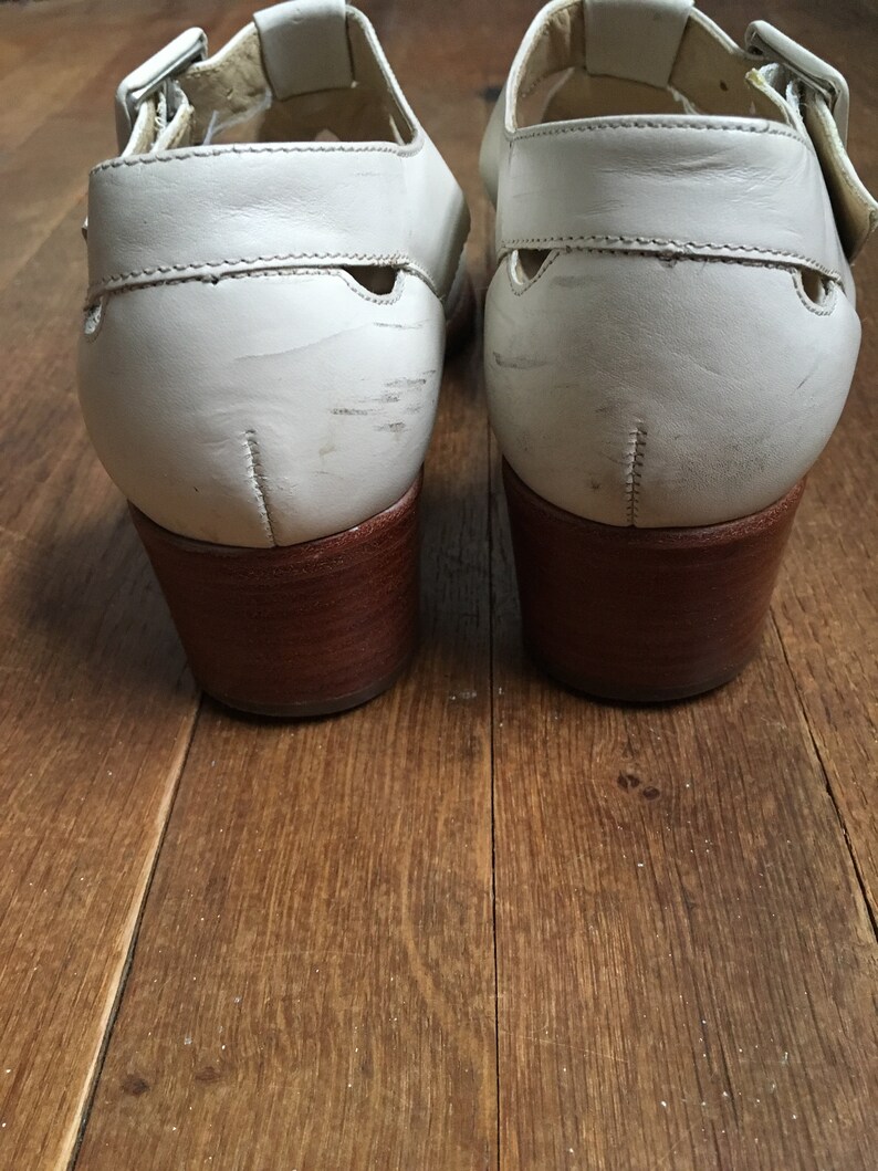 vintage 90s kenneth cole new york 76789 white sand leather cut out t strap side buckle shoes womens size 8 12 M