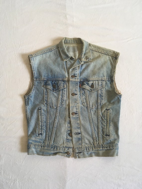 vintage 80s levis cut off jean jacket trucker ves… - image 3