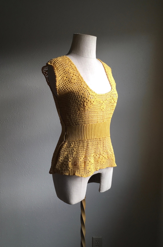 vintage handmade sunflower yellow crochet sweater 