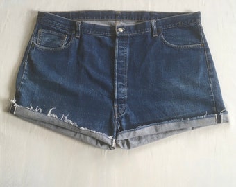 vintage 70s levis 501 selvedge redline single stitch black bar dark wash cut off blue jean shorts made in usa shorts w44