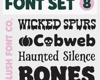Puede incluir: Un diseño gráfico que presenta un conjunto de fuentes con el texto "FONT SET 8" en verde oscuro. Debajo, se muestran varias palabras temáticas de terror como "WICKED SPURS" y "BONES" en negro, junto con un icono de calabaza y calavera.