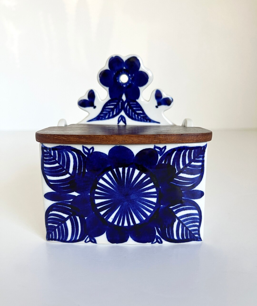 Arabia Finland Kookki Salt Box Lidded Container Gunvor Olin