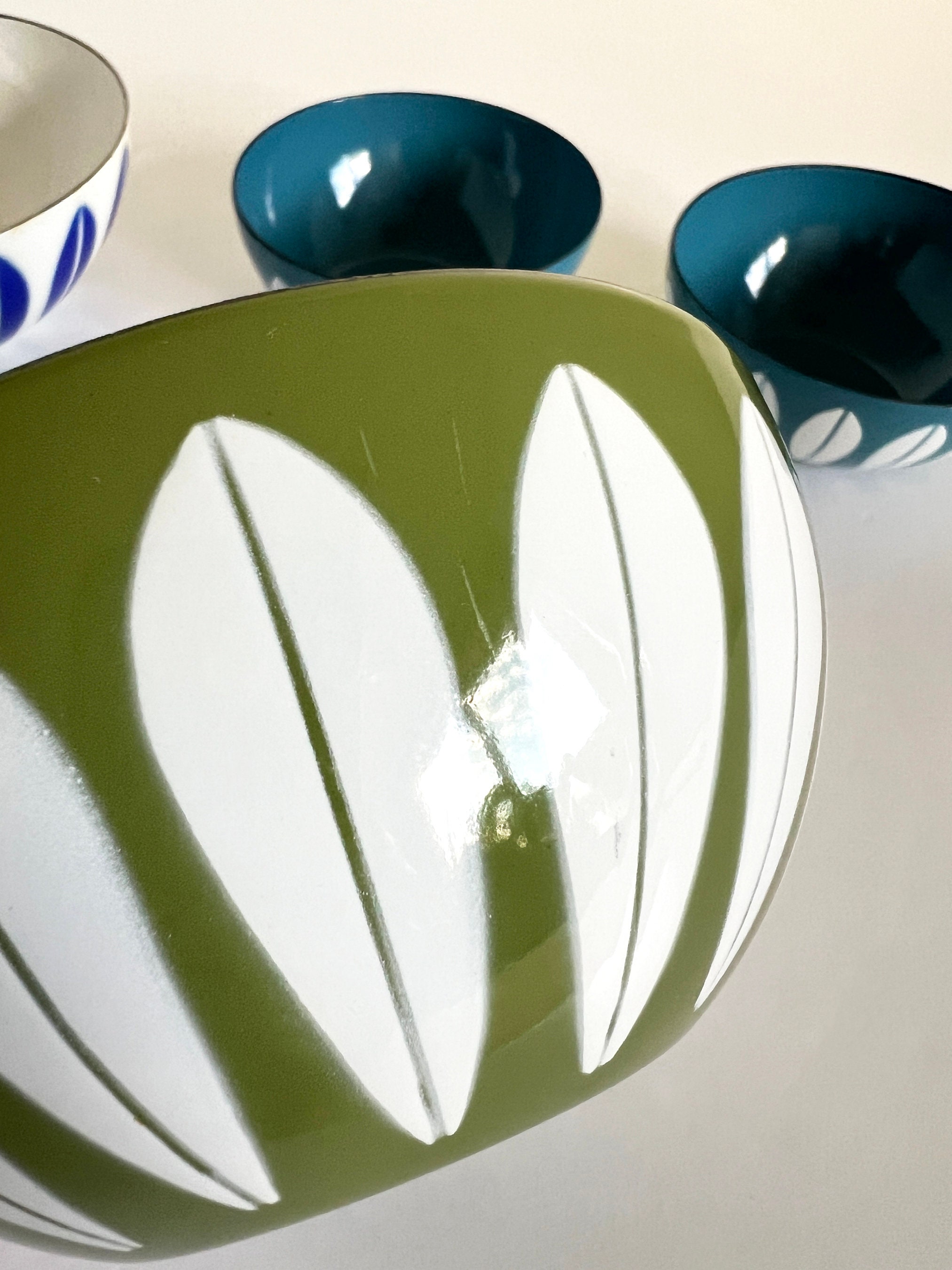 Cathrineholm Lotus Green White Enamel Bowl 5 5/8