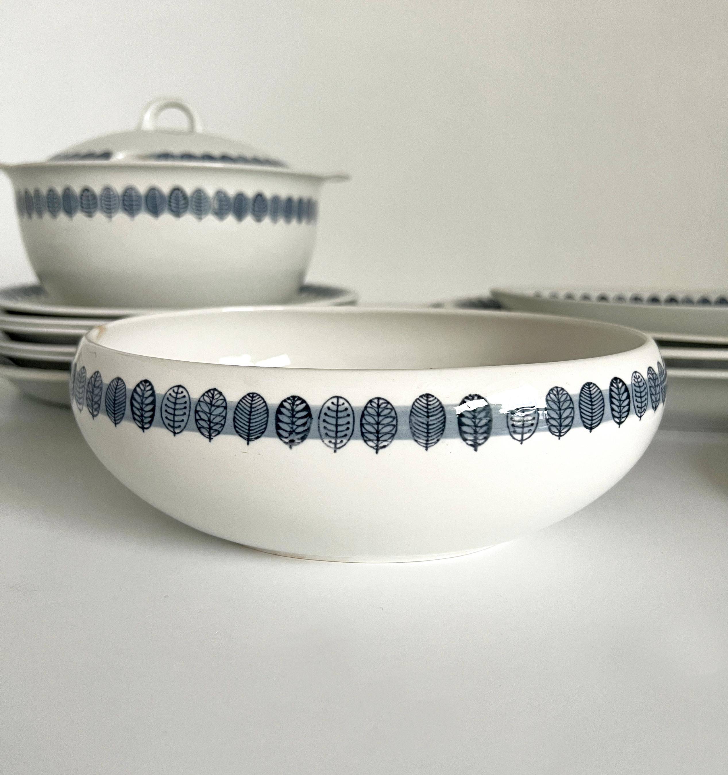 Arabia Finland Linnea Large Oval Vegetable Bowl Serving Mid