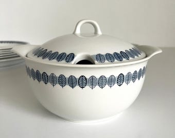 Arabia Finland Linnea Large Tureen Round Covered Vegetable Bowl Serving Dish Mid Century