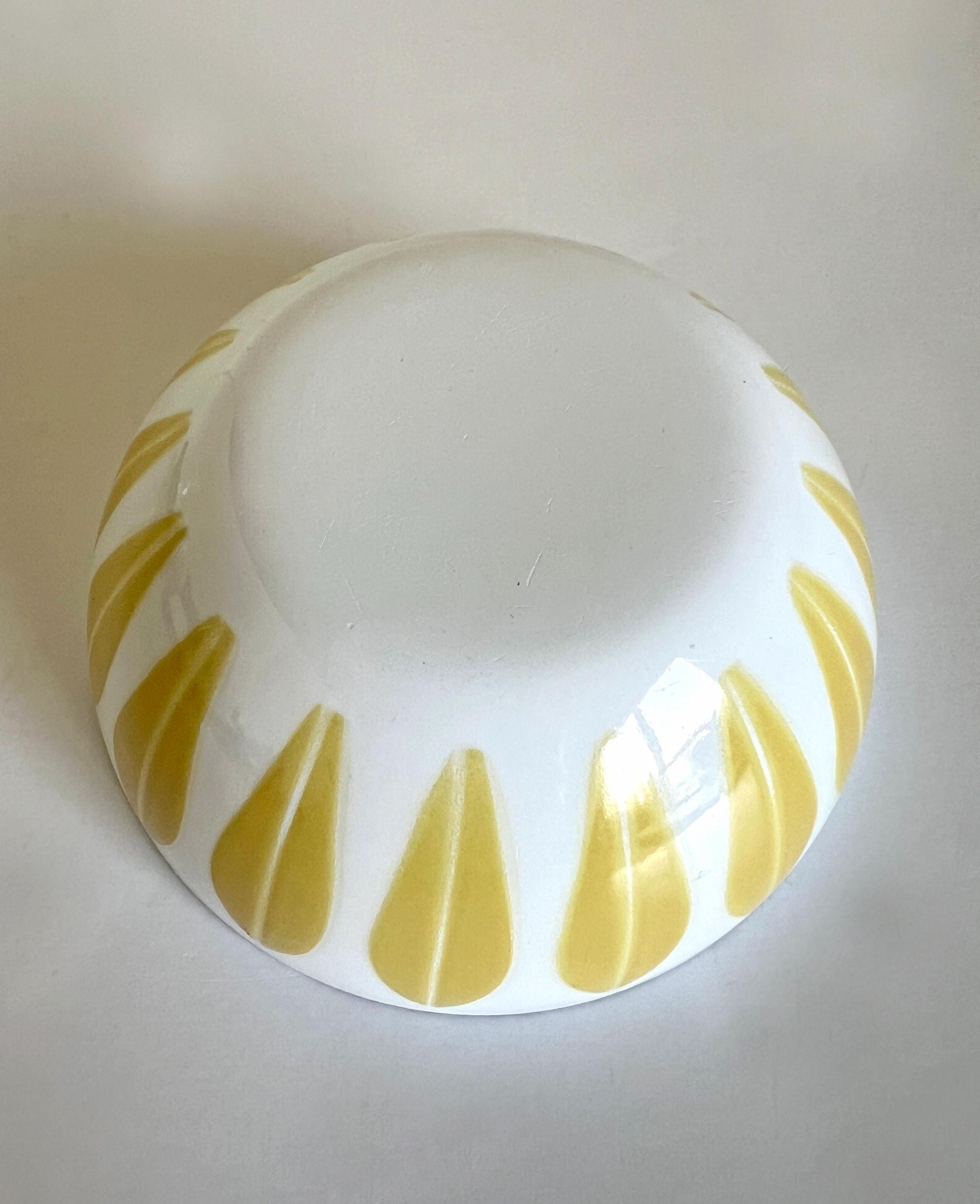 Cathrineholm Lotus Olive Green White Enamel Bowl 4