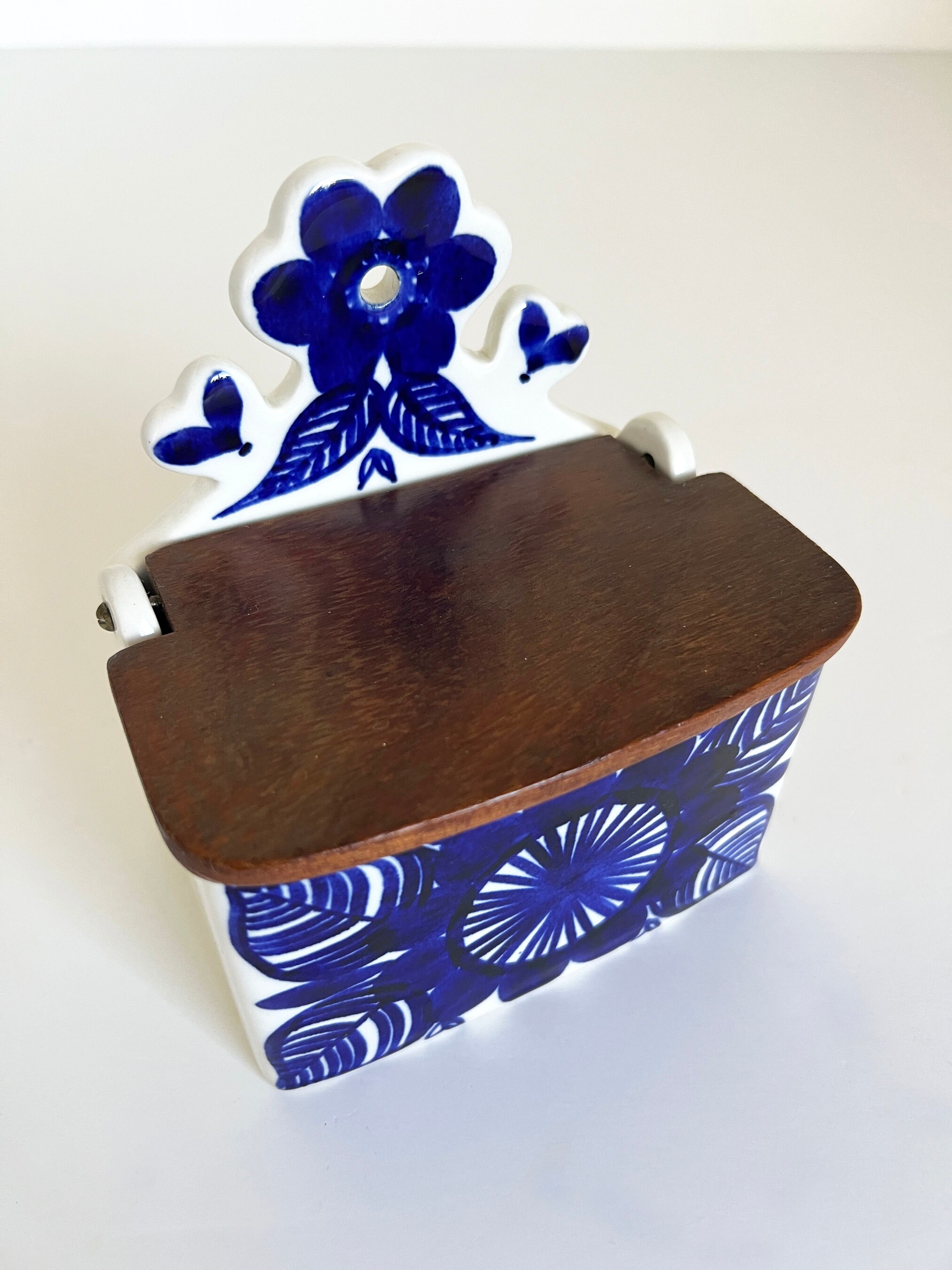 Arabia Finland Kookki Salt Box Lidded Container Gunvor Olin