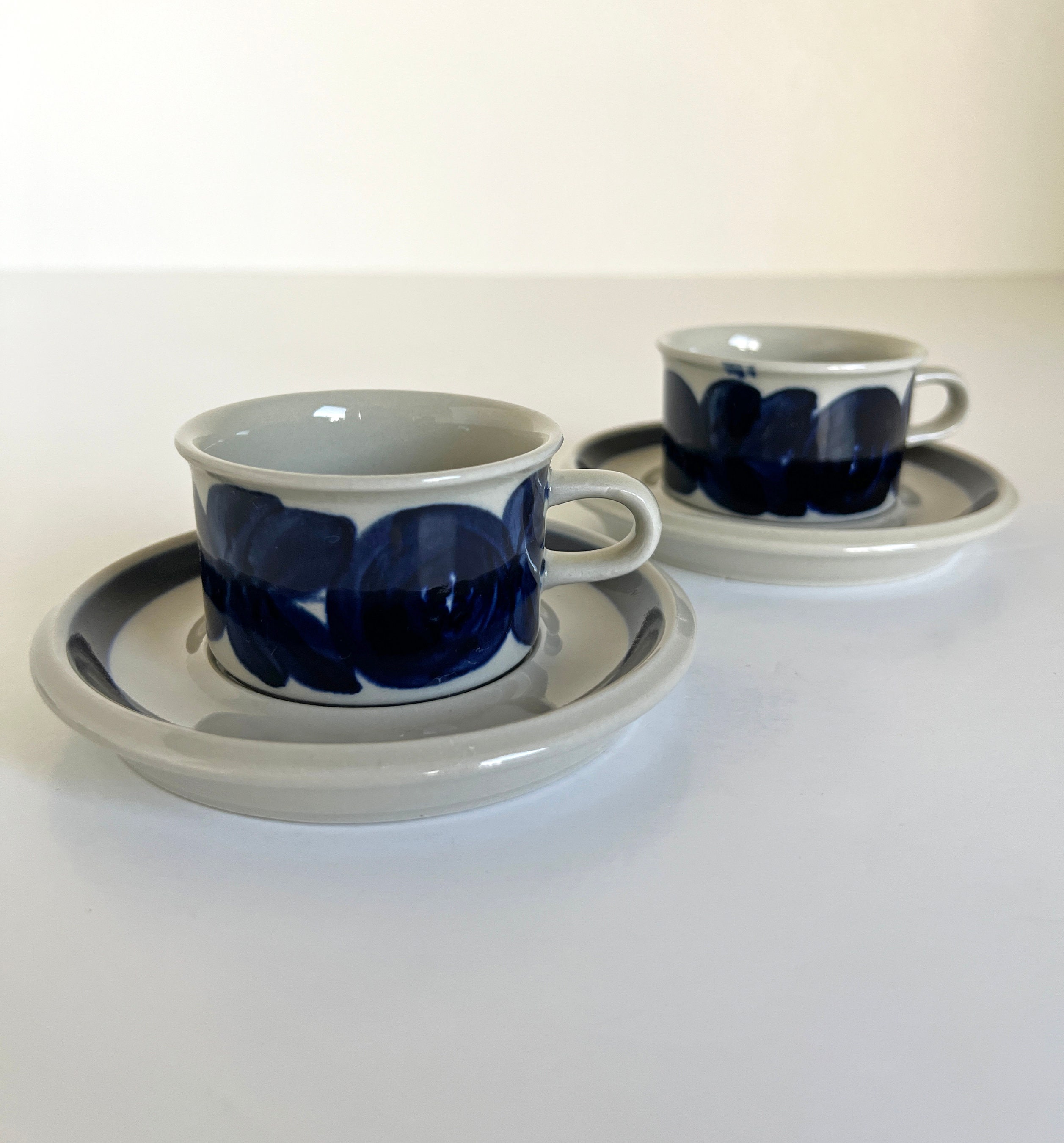 Arabia Finland Anemone Demitasse Tea Espresso Cup Saucer Set of 2