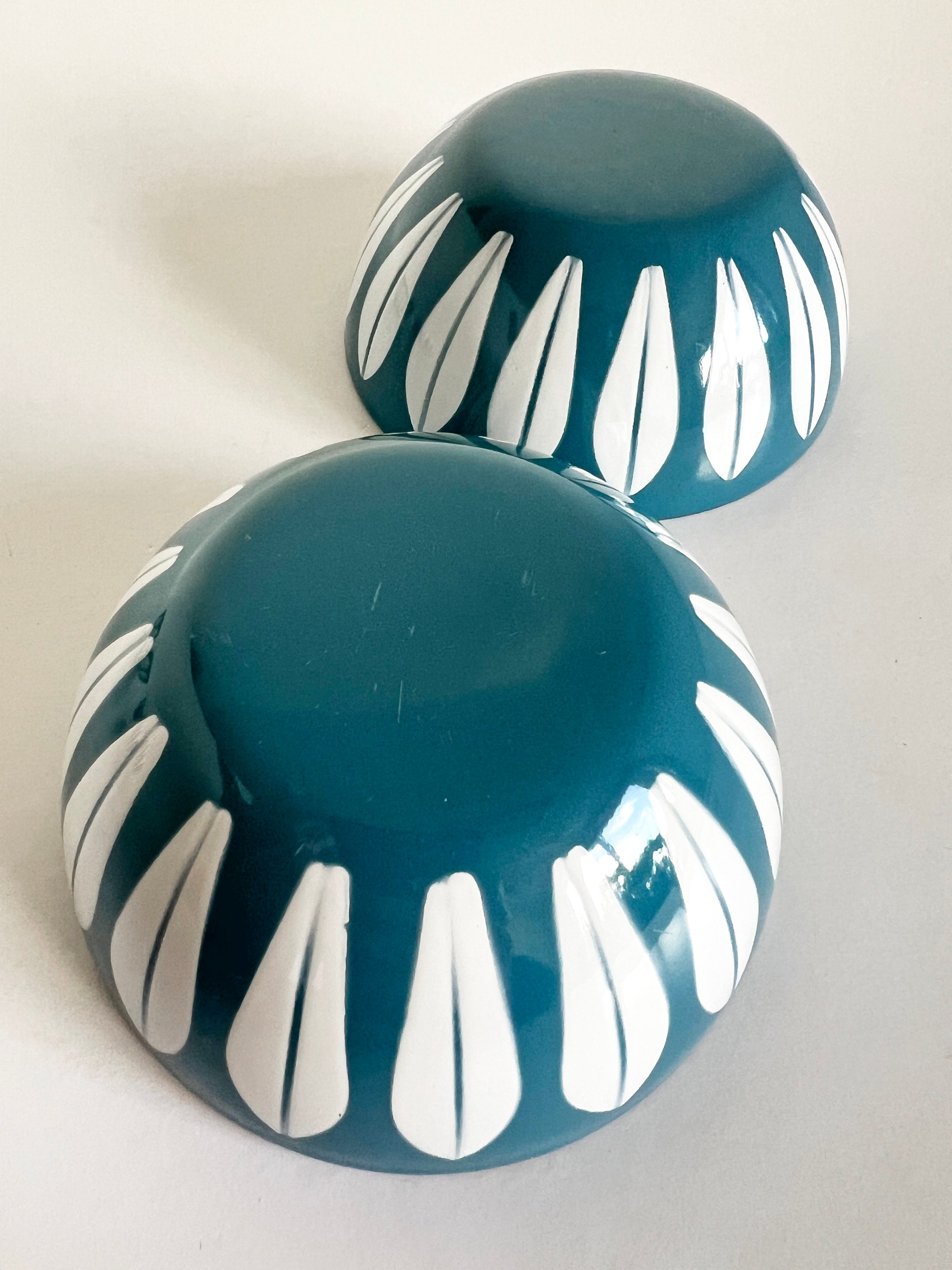 Cathrineholm Lotus Blue White Enamel Bowl 4