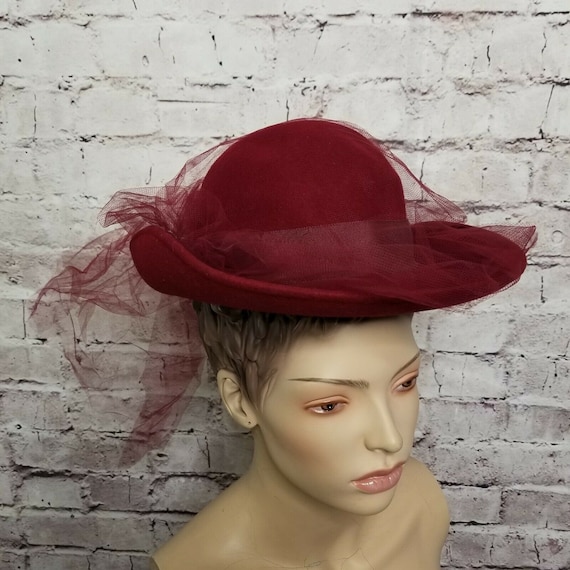 VINTAGE Michael Howard Miss Bierner Burgundy Red Fishnet