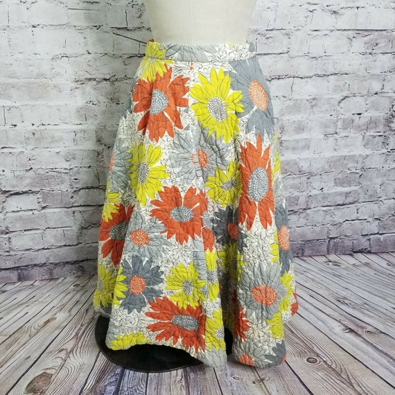 Vintage 1970s Floral Patchwork Quilted Prairie Mid