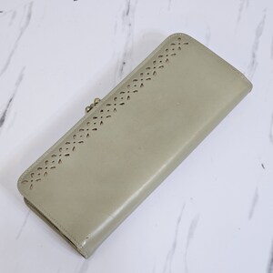 Vintage 60s Baronet Kisslock Wallet Perforated Taupe Faux Leather Mid Century 8"