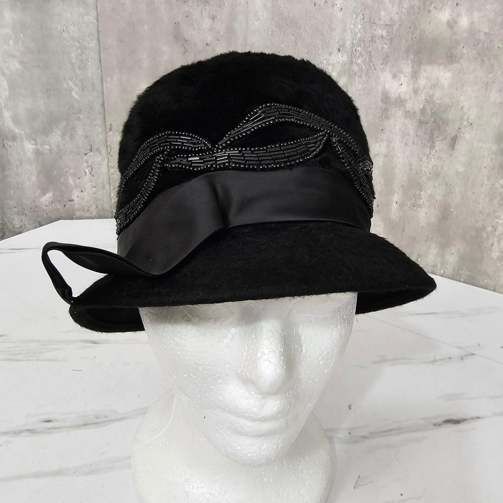 Vintage Mr Walter New York Black Fur Felt Beaded Hat Satin  display picture 1