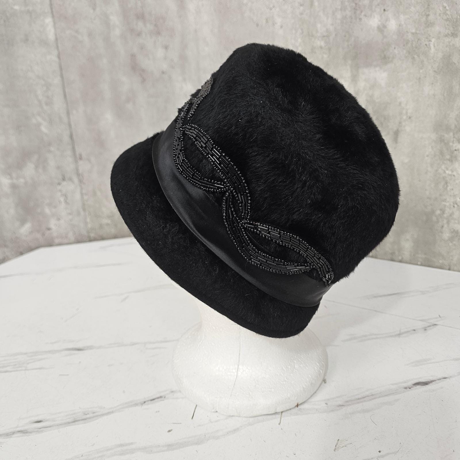 Vintage Mr Walter New York Black Fur Felt Beaded‎ Hat Satin Bow Fantes Italy 50s Vintage Black Toque Hat Fur Felt with Rhinestone Brooch  main image 4
