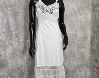 Vintage White Nylon Lace Full Slip Dress Sheer Ruffle Hem Bridal Cottagecore S