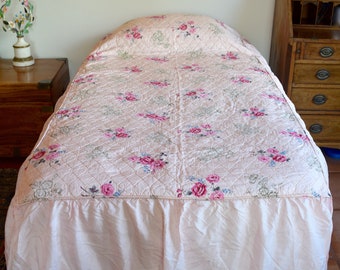 Vintage 1940s-1950s Bedspread/ Pink Roses on Peach Satin Floral Bed Cover/ Vintage Twin Bedding/ Hollywood Regency Coverlet