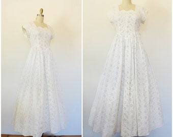 Vintage Wedding Dress + Original Accessories - 1940s Wedding Dress + Slip, Arm Sleeves, Veil - White Eyelet Lace - Post War Bridal Gown
