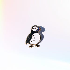 Puffin Pin • Enamel Pin • Bird Design • Hard Enamel Pin • Unique Pin for Collectors • Gold Plated Pin • Bird Lover