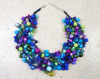 6263 collar verde, azul, azul marino, morado; collar babero; collar de crochet; collar ligero y eficaz;