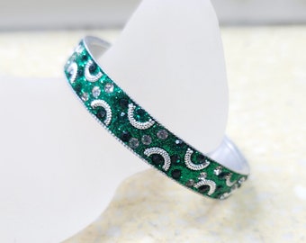 bv 145 beautiful, shiny vintage bracelet; beautiful, emerald green;