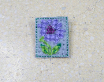 6256 broche bordado, alfiler - flor; Punto de cruz; broche floral; broche colorido; regalo para mujer