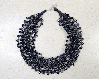 6300 hellschwarze Halskette; schwarze Halskette; leichte Halskette; Statement Kette; Häkelhalskette;