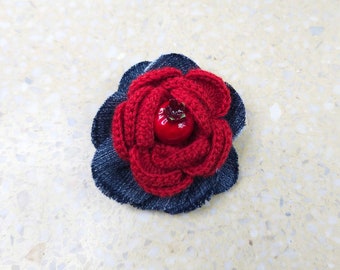 6287 broche rouge, bleu marine; rose; denim, broche en coton; roses au crochet