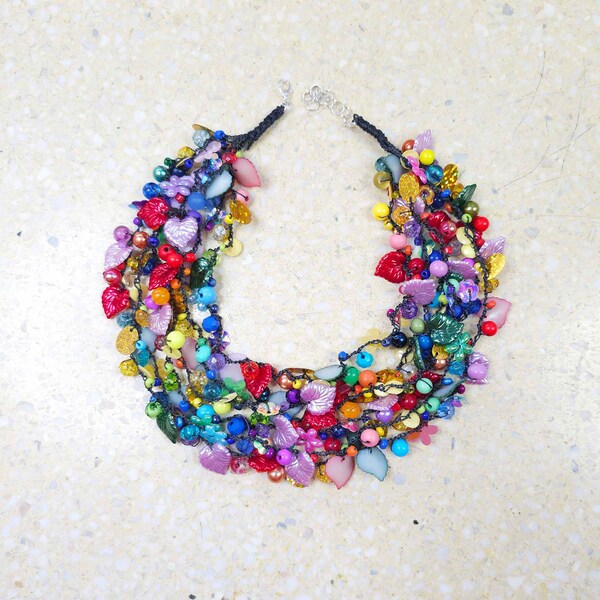 6157 colorful rainbow necklace; a colorful rainbow necklace; colorful necklace; colorful statement