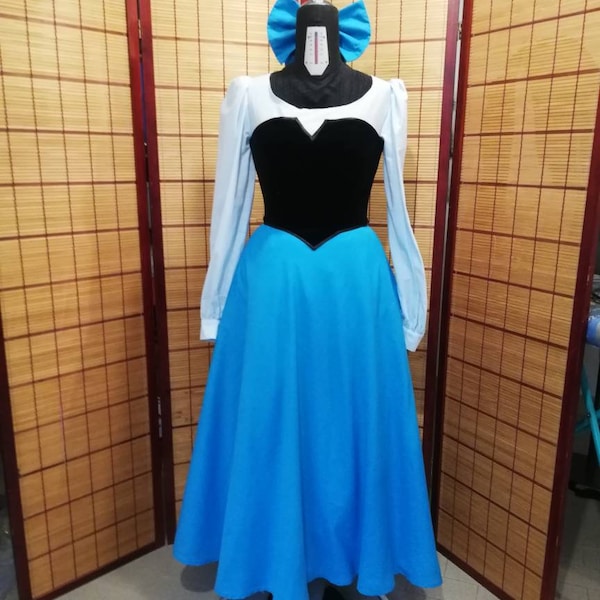 Ariel La Sirenita vestido de cosplay azul