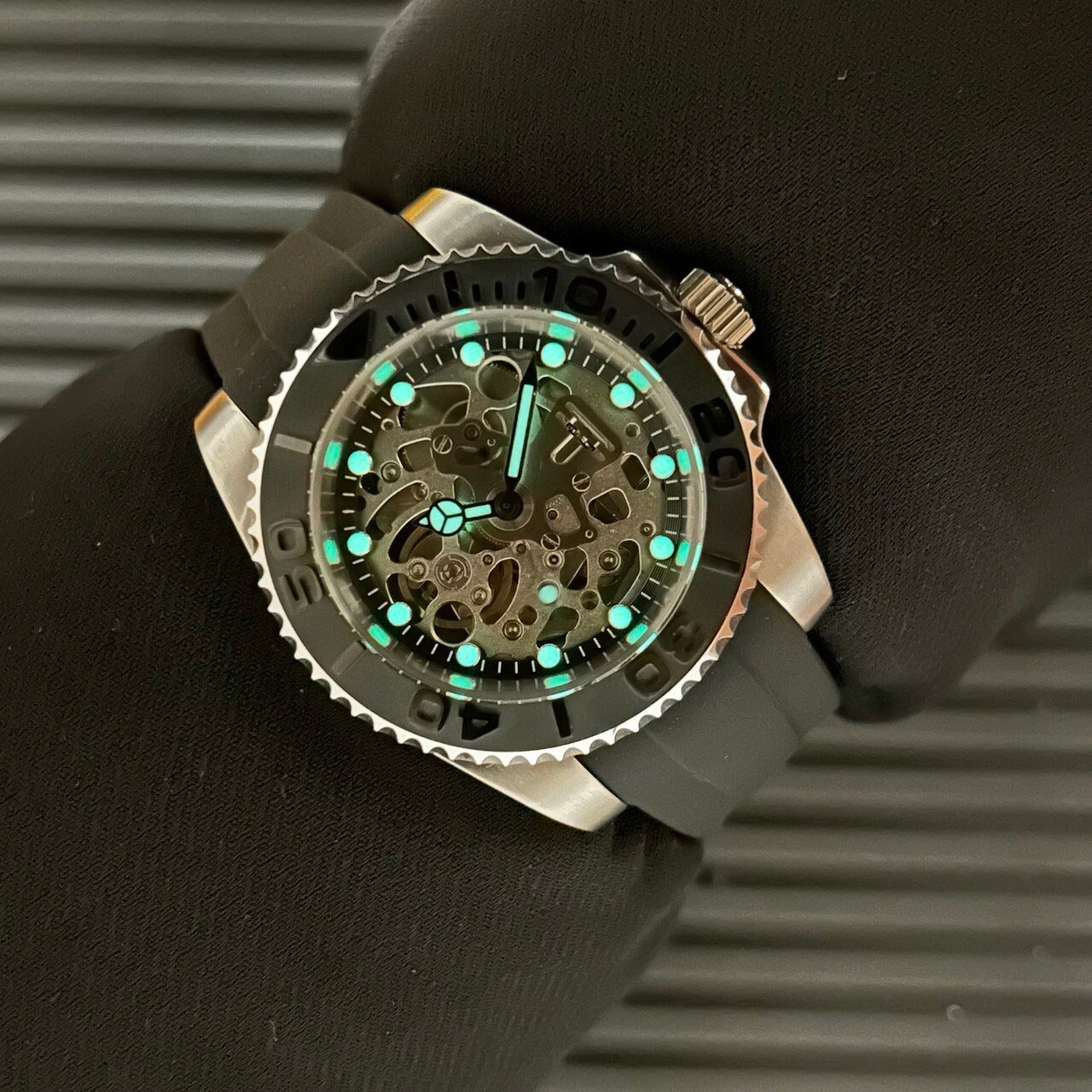 Seiko skeleton deals watch automatic
