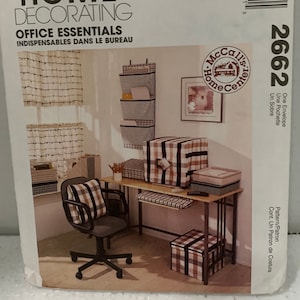 McCalls Home Decor Modello di cucito 2662 Accessori per ufficio Organizzatori Cuscini per sedie Copertura per stampante Memo Board In Out Box e altro NON TAGLIATO OOP