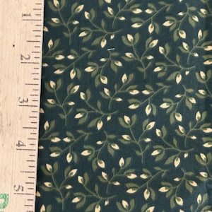 Green CALICO Floral Fabric Cotton Beige Flowers QSQ One Half Yard 44x18