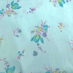 1970s Blue Floral Fabric Lightweight Cotton-Poly Percale Beautiful Drape for Bedding Apparel Curtains BTY