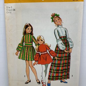 Vintage 1970s Girls Dresses in Two Lengths Sewing Pattern Simplicity 5222 or 5169 Jumper or Skirt Gathered to Bodice Size 5 UNCUT FF image 5