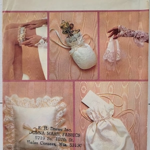 Vintage Butterick 4236 Accessori da sposa Modello di cucito Guanti in pizzo Fazzoletto Sacchetto per soldi Sacchetto per anello Cuscino Giarrettiera TAGLIO ORDINARIO COMPLETO