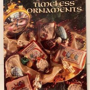 Timeless Ornaments Christmas Needlework Pattern Book Cross Stitch Needlepoint Quilt Patterns Color Photos & Illustrations Leisure Arts 1995