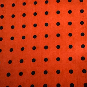 Orange und Schwarz gepunkteter Baumwollstoff Massenware Polka Dot Bekleidung Quilten Basteln Halloween One Yard OOP