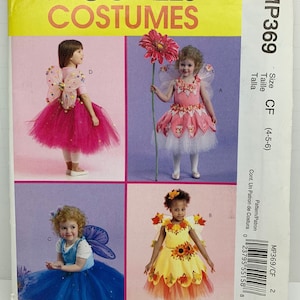 Puede incluir: Patrón Sew Free MP369 para disfraces de hadas para niños. El patrón incluye tres disfraces diferentes: un hada rosa, un hada azul y un hada de otoño. El patrón es para las tallas 4-5-6.