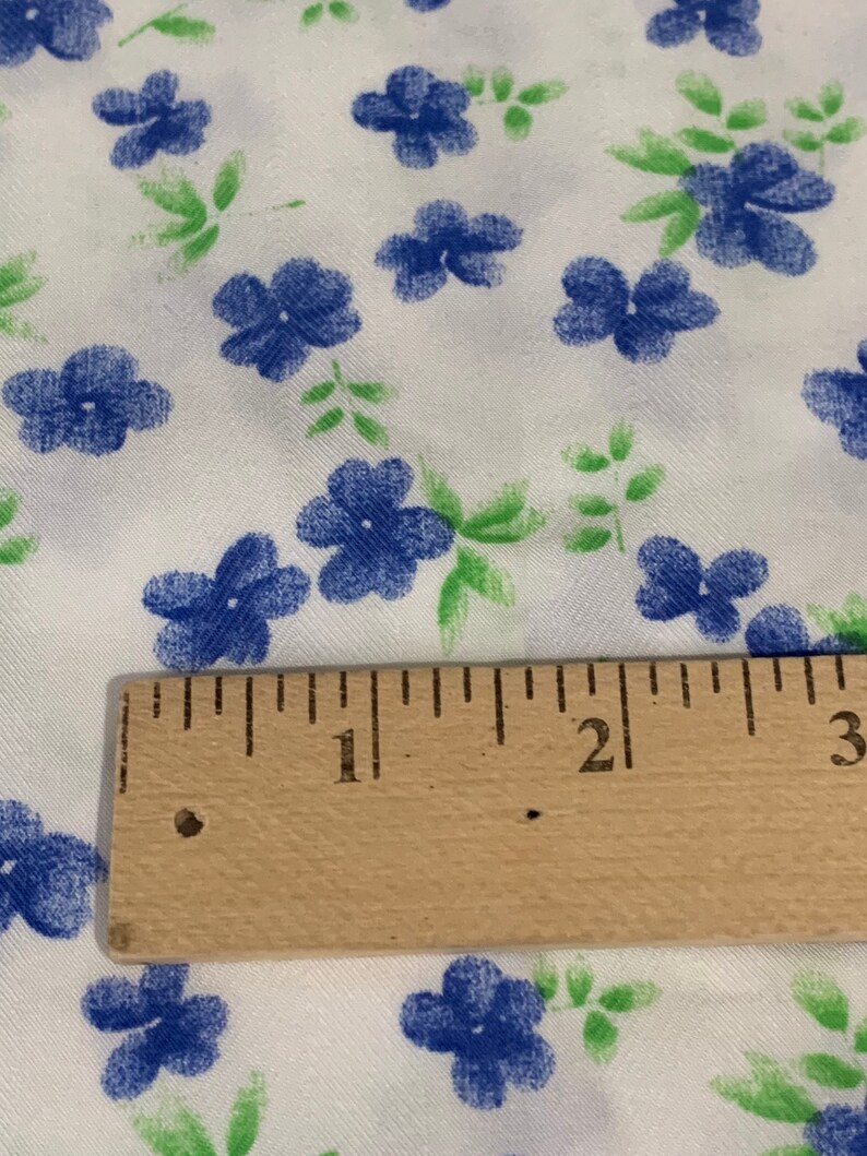 Floral Cotton Fabric Violets Blue Flowers Quilt Quality Crisp Etsy