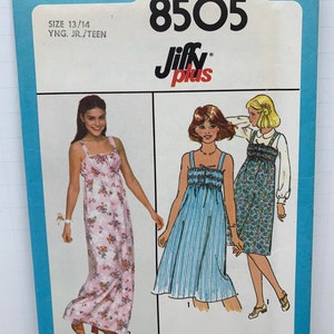 Vintage 70s Jr. Misses Jiffy Cottagecore Sundress orJumper with Shoulder Straps Sewing Pattern Simplicity 8505 Size 11/12 Bust 32 UNCUT FF