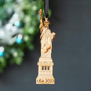 Personalised Statue Of Liberty Christmas tree decoration, Customised Statue of Liberty ornament, NYC Tree Souvenir,  NYC Christmas Ornament
