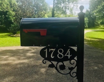 Classic Mailbox (Large Box with Ball Top)
