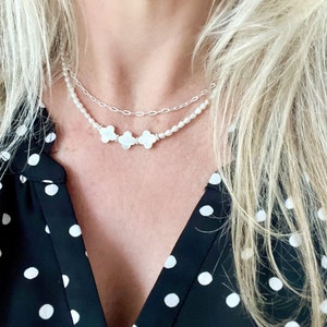 White Pearl Necklace, Dainty Sterling Silver Necklace, White Pearl Choker Necklace, Clover Necklace Silver, Dainty White Pearl Necklace