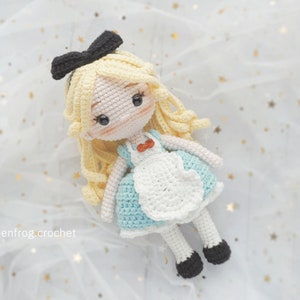 Crochet pattern doll amigurumi pattern for Alice (PDF in English (US terms), Español, Português(BR), Deutsche, Français)