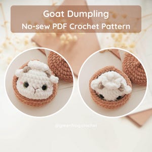 Pode incluir: Um padr&atilde;o de croch&ecirc; em PDF digital intitulado Goat Dumpling No-sew PDF Crochet Pattern, apresentando duas imagens circulares de uma pequena cabe&ccedil;a de cabra branca em croch&ecirc; dentro de uma base marrom em forma de tigela com olhos escuros.