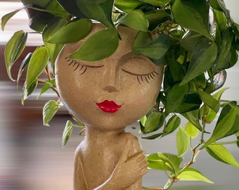 Home Oniship Art Deco side pose Girl Planter